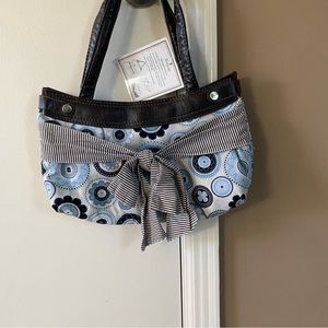 NWT  Thirty One purse